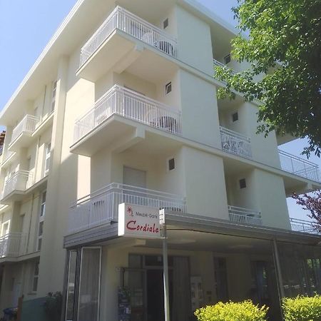 B&B - Meuble' - Hotel " Cordiale " Misano Adriatico Exterior photo