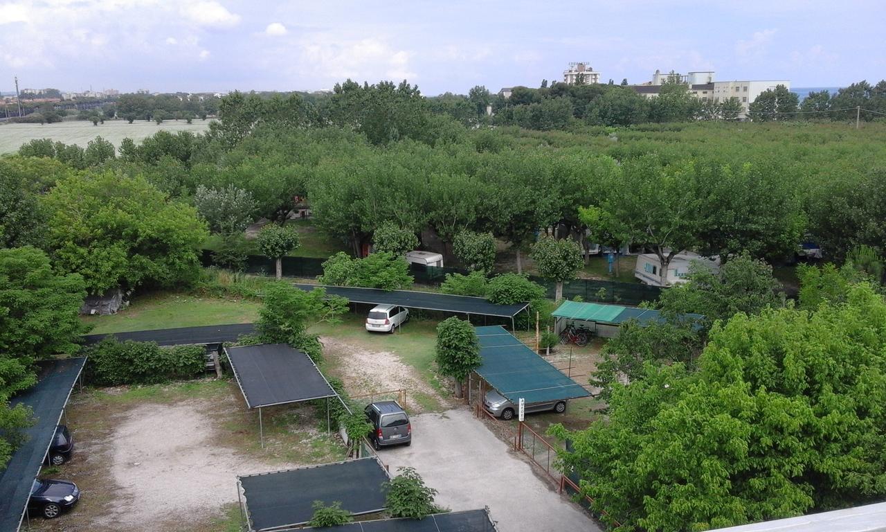 B&B - Meuble' - Hotel " Cordiale " Misano Adriatico Exterior photo